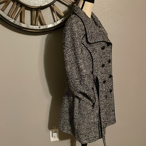 GUESS LOS ANGELES PEACOAT BELTED BLEND WOOL COAT. - Picture 3 of 11